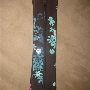Lululemon Black flowered headband